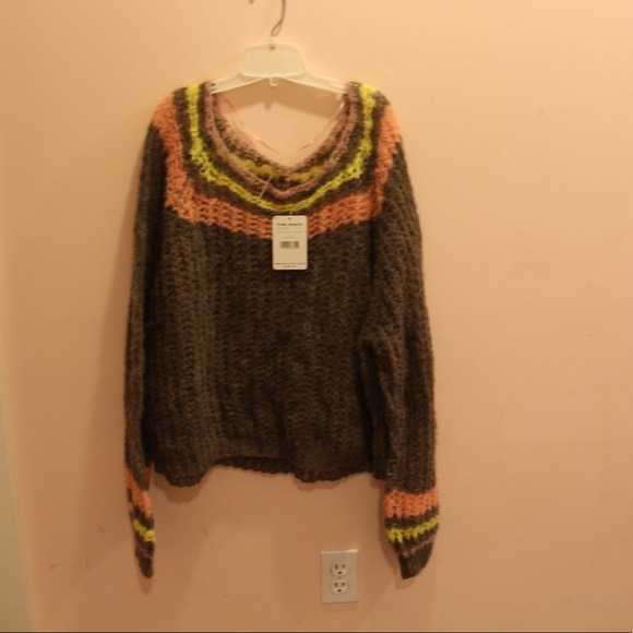 Free People Sweater Size Small Tag Still On - Picture 3 of 3
